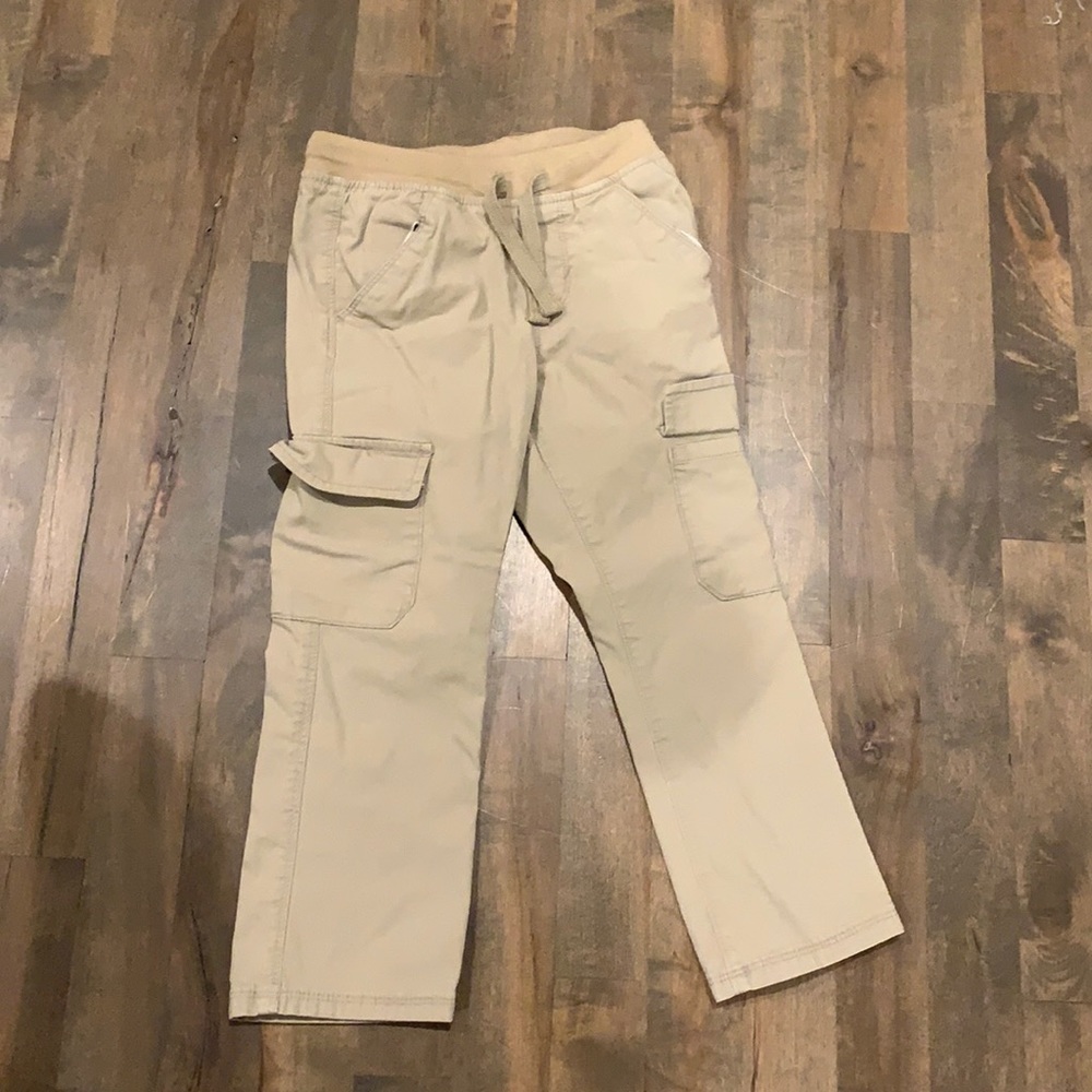 Old Navy khaki cargo pants, size 4t